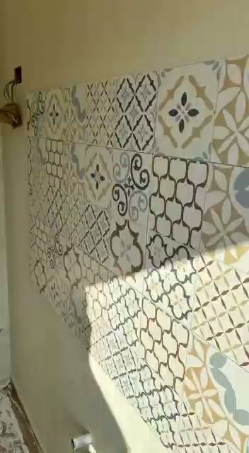 Dettaglio rivestimento bagno ristrutturato