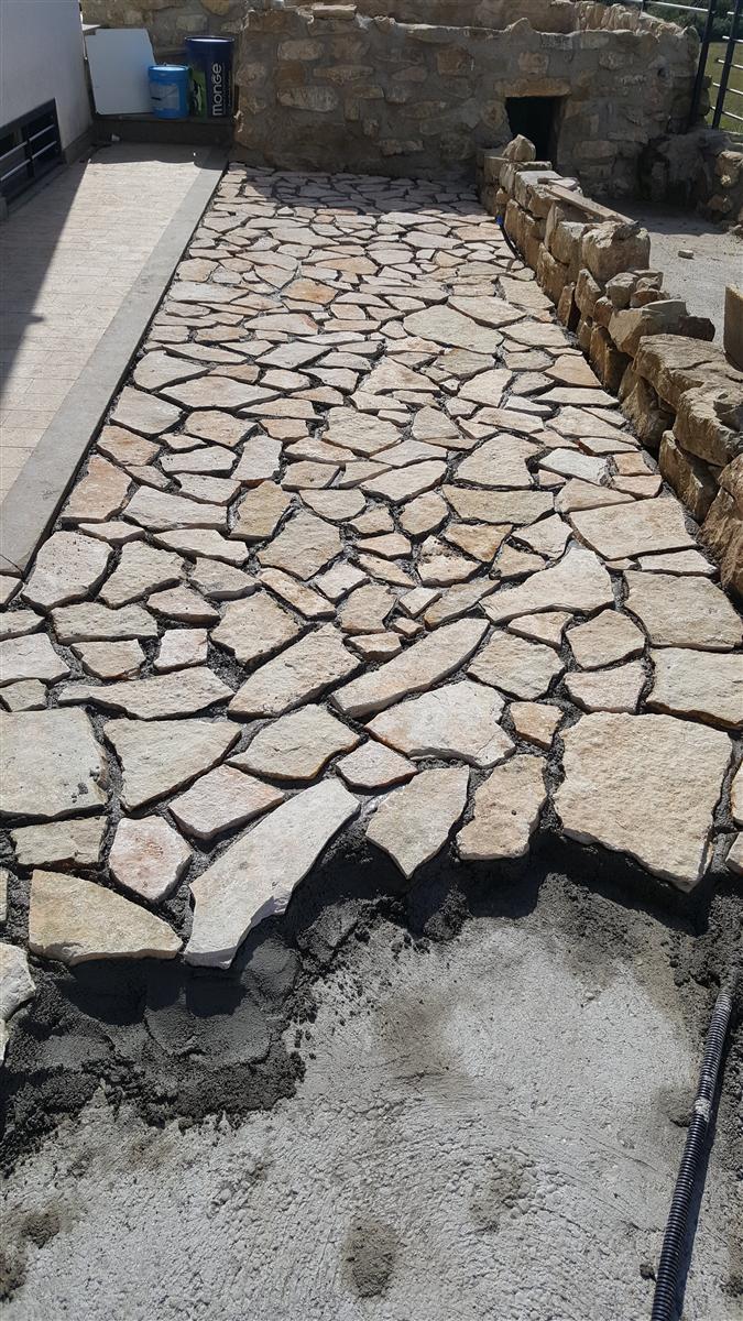 Vialetto in pietra naturale